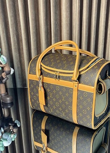 Beden ?????LOUIS VUITTON dog bag