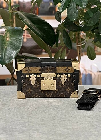 LOUIS VUITTON PETITE MALLE NEW MODEL 