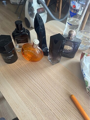 Orjinal parfüm şişeleri