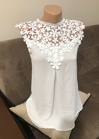 Dantel Detaylı Beyaz Straplez Bluz - Görsel 2