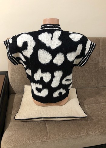 Siyah Beyaz Zebra Desenli V Yaka Kısa Kollu Süveter - Görsel 7