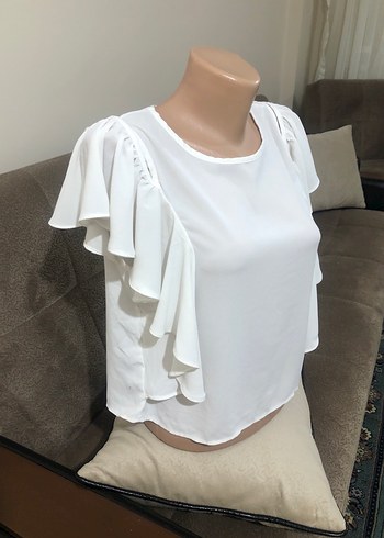 Beyaz Dökümlü Kolsuz Bluz - Görsel 13