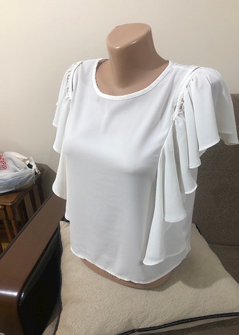 Beyaz Dökümlü Kolsuz Bluz - Görsel 12