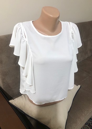 Beyaz Dökümlü Kolsuz Bluz - Görsel 11