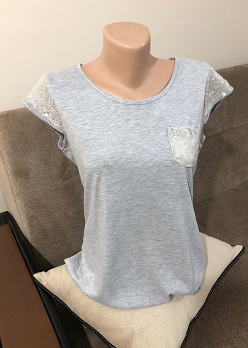 Kısa Kollu Gri Dantel Detaylı Kadın Bluz - Görsel 3