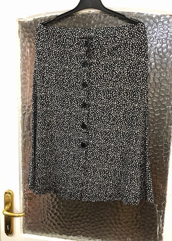 Düğmeli Siyah Puantiyeli Midi Etek - Görsel 2