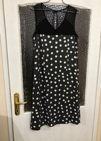 Zincir Detaylı Puantiyeli Siyah Uzun Elbise - Görsel 6