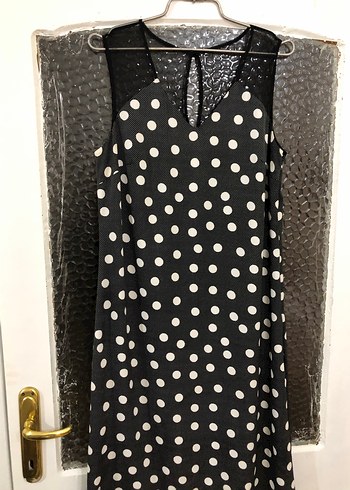 Zincir Detaylı Puantiyeli Siyah Uzun Elbise - Görsel 4