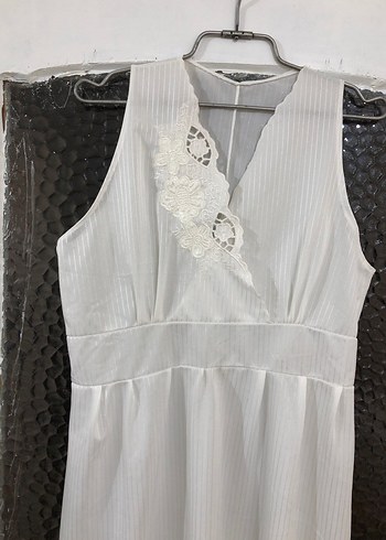 Nakışlı ve Pilili Beyaz Keten Uzun Elbise - Görsel 5