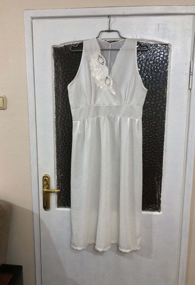 Nakışlı ve Pilili Beyaz Keten Uzun Elbise - Görsel 4