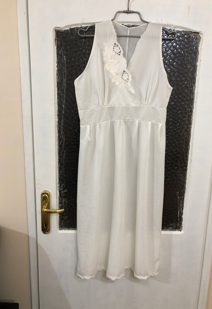 Nakışlı ve Pilili Beyaz Keten Uzun Elbise - Görsel 2