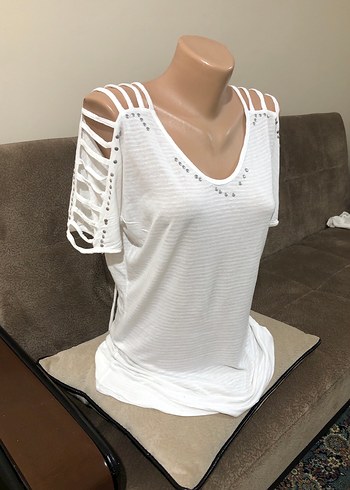 Boncuk Detaylı V Yakalı Beyaz Örgü Bluz - Görsel 6