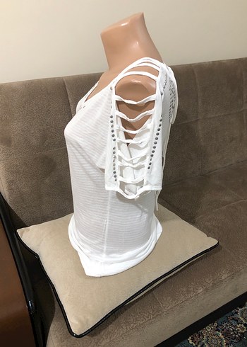 Boncuk Detaylı V Yakalı Beyaz Örgü Bluz - Görsel 11