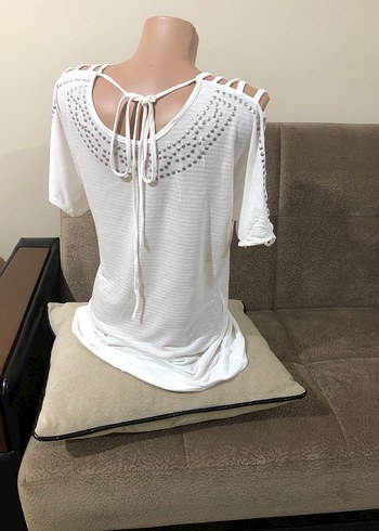 Boncuk Detaylı V Yakalı Beyaz Örgü Bluz - Görsel 10