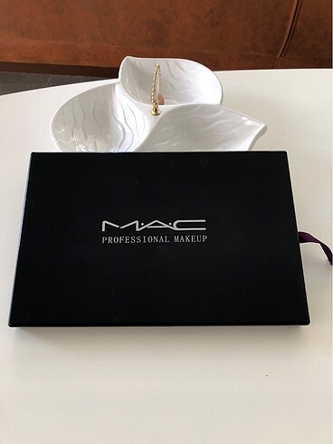 MAC M.A.C far