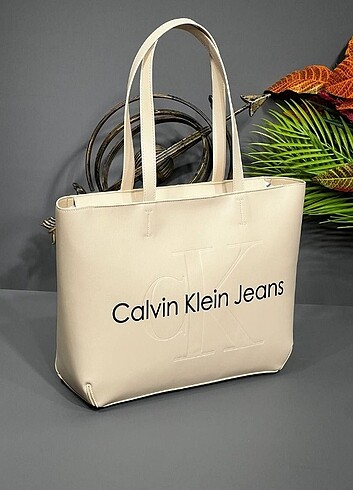 Calvin Klein Kol çantası