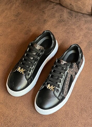 Michael Kors Bayan ayakkabi 