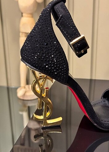 Yves Saint Laurent Ithal ayakkabi 