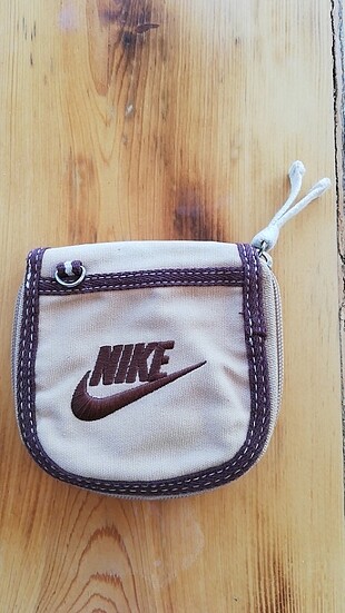 Nike hiç kullanılmamış cüzdan