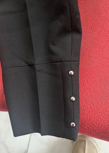 Siyah Düğmeli Midi Kumaş Kadın Pantolon - Görsel 2