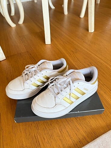 36 Beden Adidas spor ayakkabı