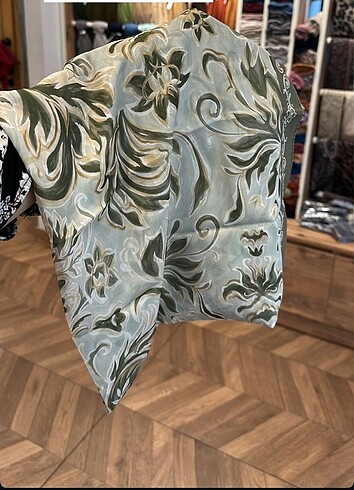 Laura desen Freshscarfs haki