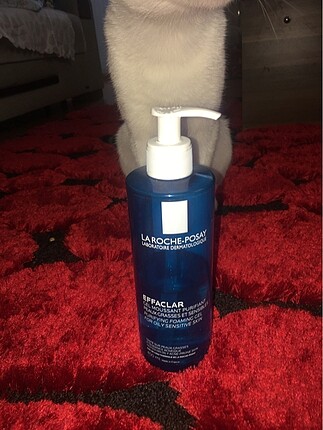 Yüz yıkama jeli effaclar la roche posay