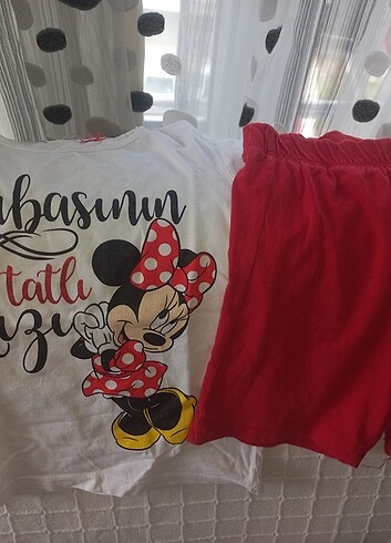 Disney minnie 3-4 yaş şortlu takım 