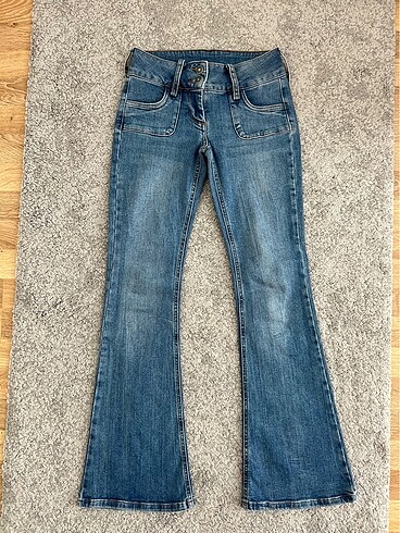 Y2K Subdued Jean