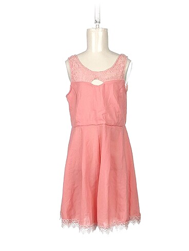 PreLoved Kısa Elbise %70 İndirimli.