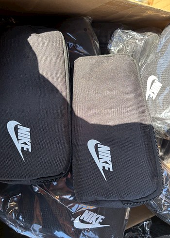Nike Siyah Bej Fermuarli Spor Canta