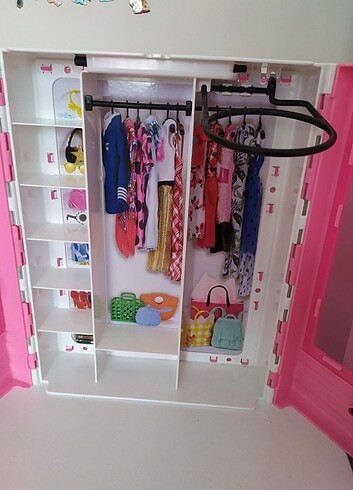  Beden Barbie giysi dolabı 