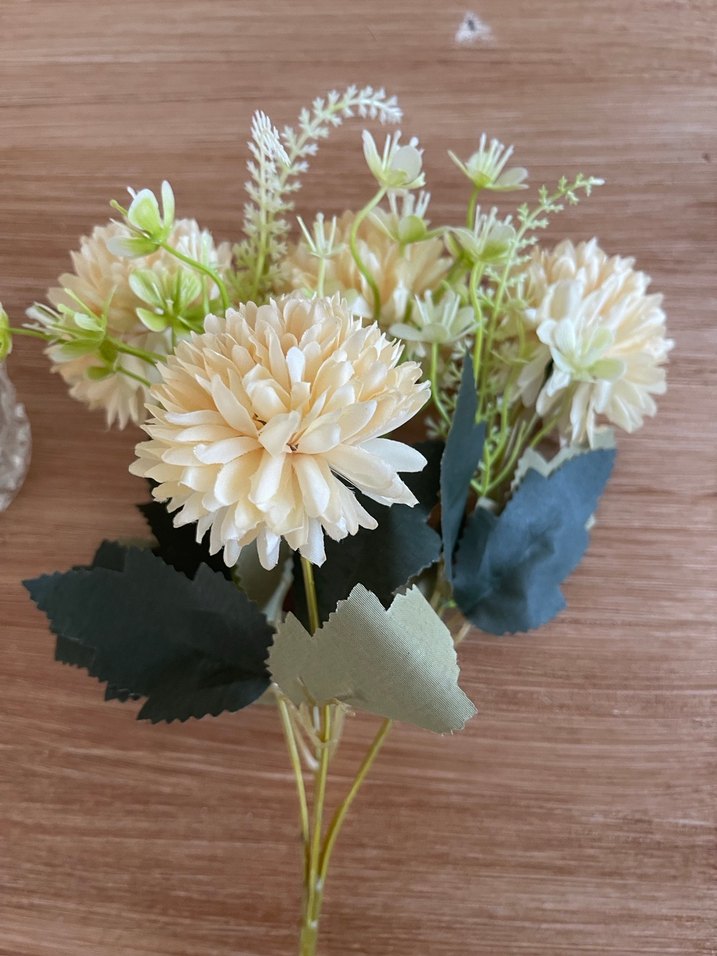 Bej Dekoratif Yapay Çiçek Aranjmanı - Görsel 2