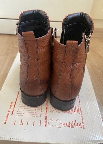 Kahverengi Deri Kadın Dolgu Topuklu Bot - Görsel 5