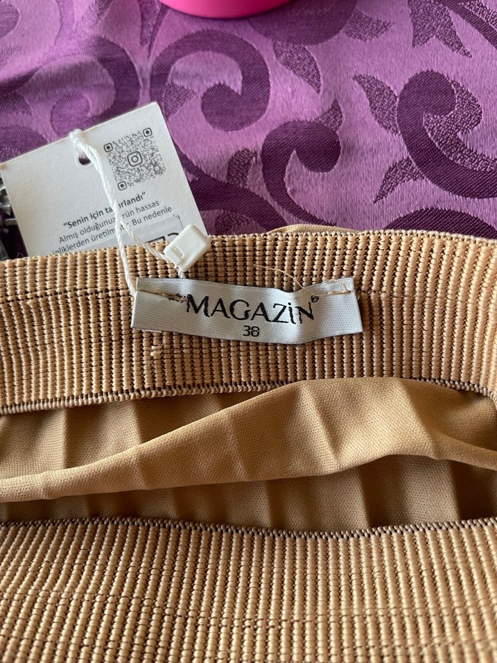 Bej Pilili Uzun Kadın Etek - Görsel 3