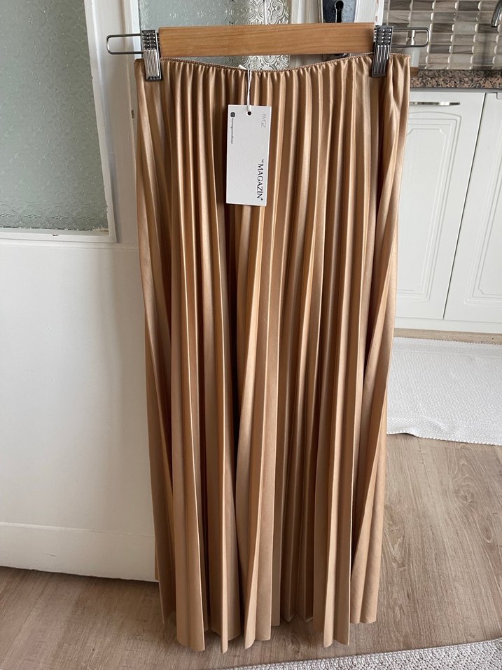 Bej Pilili Uzun Kadın Etek - Görsel 2
