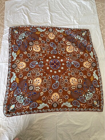 Soft eşarp