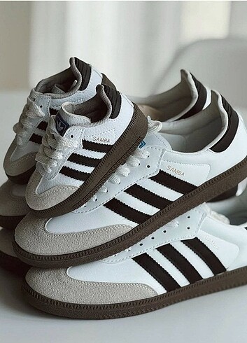 Adidas çocuk spor ayakkabı samba 26/35 arası. 26/30 arası ısıklıdır