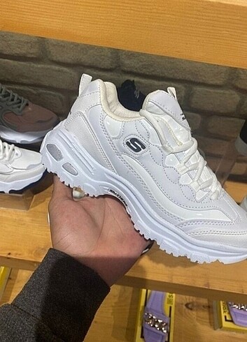 40 Beden beyaz Renk Spor ayakkabi 36/40 arasi var #skecher
