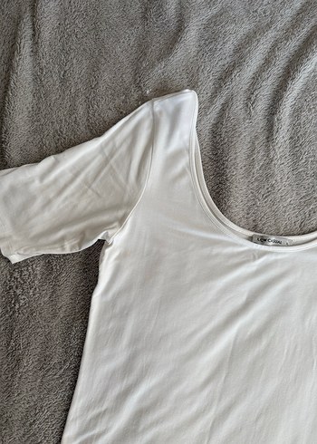 Beyaz Kadın Yarım Kollu Yuvarlak Yaka Basic Tişört - Görsel 2