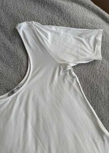 Beyaz Kadın Yarım Kollu Yuvarlak Yaka Basic Tişört - Görsel 3