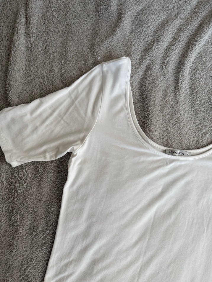 Beyaz Kadın Yarım Kollu Yuvarlak Yaka Basic Tişört - Görsel 2