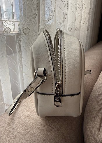 Calvin Klein Beyaz Deri Kadın Çapraz Çanta - Görsel 5