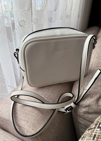 Calvin Klein Beyaz Deri Kadın Çapraz Çanta - Görsel 3