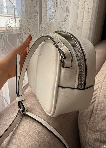 Calvin Klein Beyaz Deri Kadın Çapraz Çanta - Görsel 6