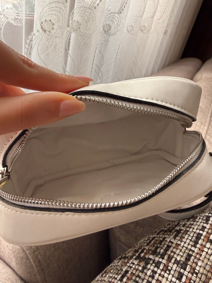 Calvin Klein Beyaz Deri Kadın Çapraz Çanta - Görsel 4