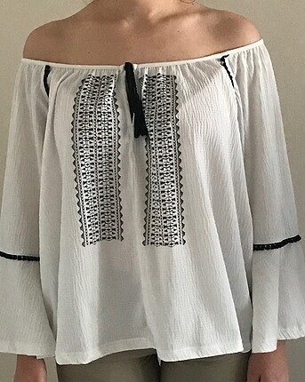 l Beden PULL AND BEAR OMZU AÇIK DÖKÜMLÜ GÖMLEK