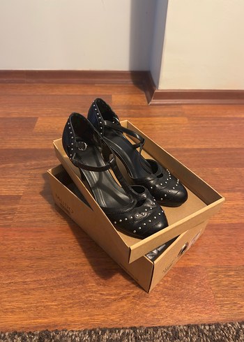 Kadın Siyah Topuklu Ayakkabı - Görsel 3