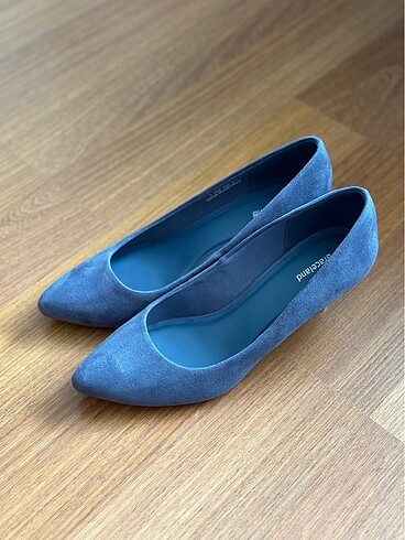Mavi Süet Kısa Topuklu Ayakkabı
