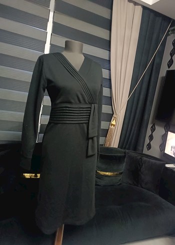 Siyah V Yaka Kuşaklı Uzun Triko Elbise - Görsel 2